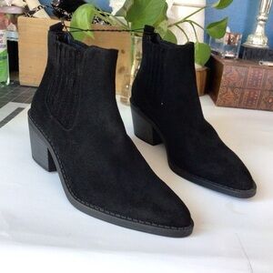 Forever 21 Women Black Suede Booties